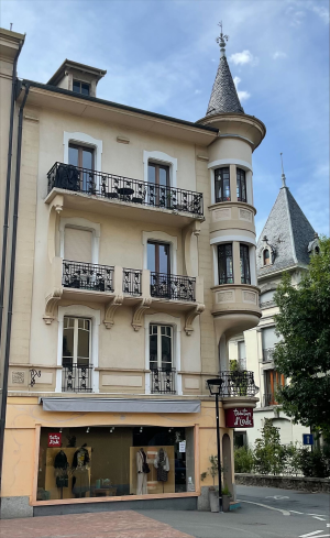 un bâtiment n'ayant pas de cubite